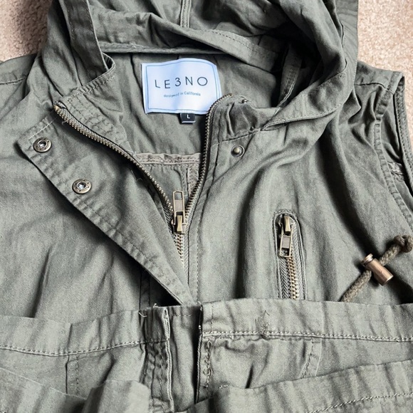 Green vest - Picture 2 of 2